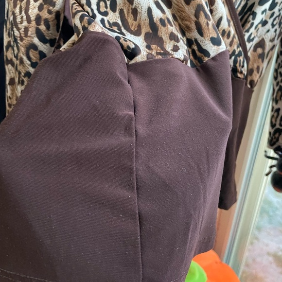 Y2K Tovia leopard print deep vneck top - Picture 5 of 16